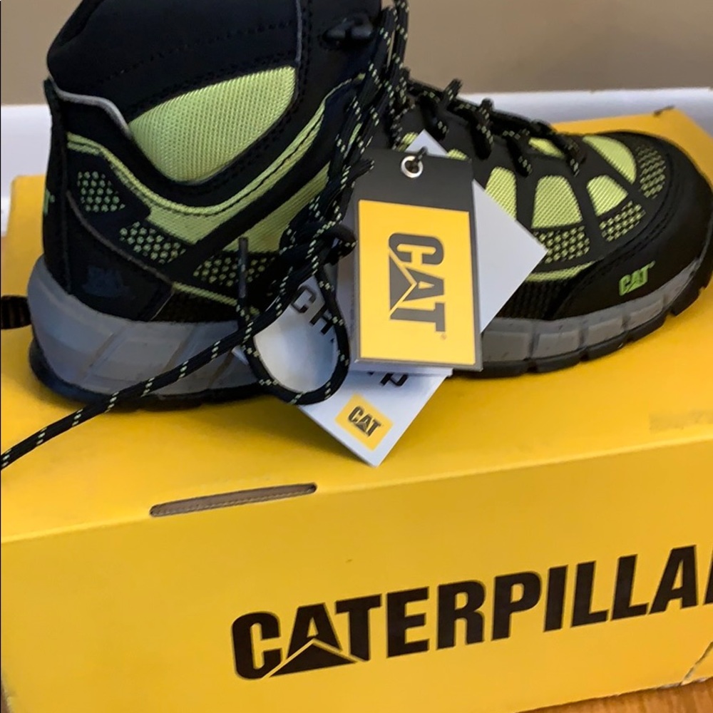 Caterpillar women 7.5 brand new